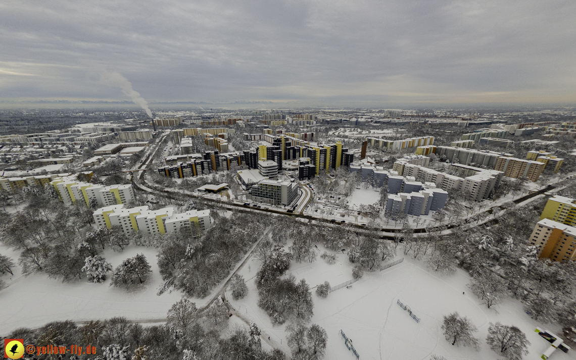 04.12.2021 - Karl-Marx-Ring und Marx-Zentrum in Neuperlach
